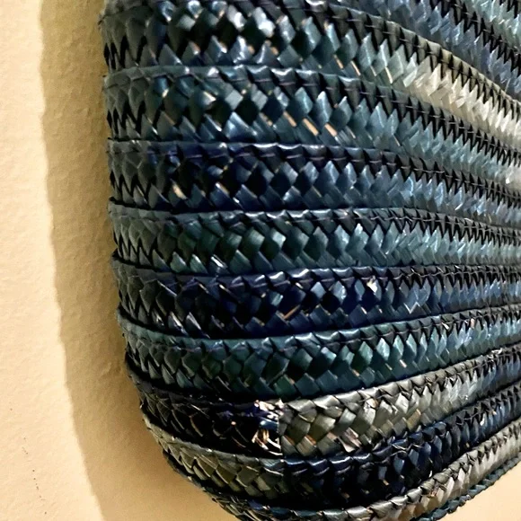 [SOLD] Vintage Holt Renfrew straw purse with waxed canvas - Picture 6 of 12